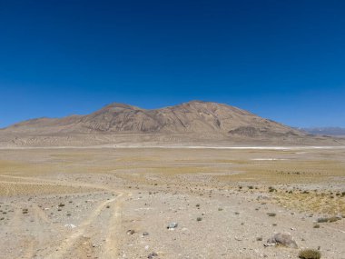 Ovanın yüksekliği deniz seviyesinden 3000 m 'nin üzerinde..