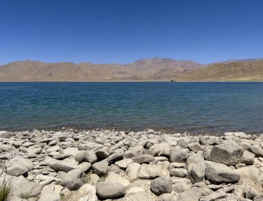 Taş, su ve kayalar. Güzel bir kombinasyon..