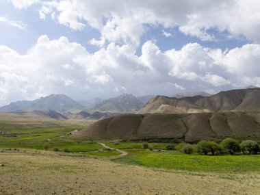 Pamir 'de bir paradisikal manzara.