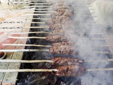 Dumanlı kıymalı kebap ızgara..