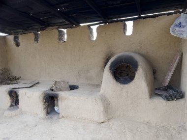 Kil fırın ve iki kazan yemek pişirmek için..