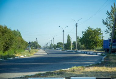 Yakın bir şehirde bir yol