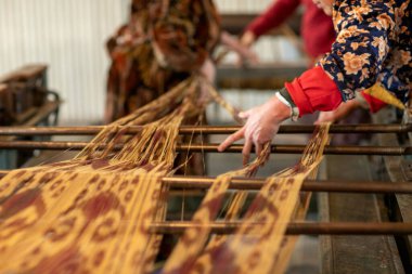 Özbekistan 'da kumaş üretim süreci