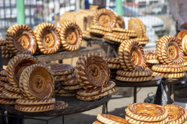 Dekorasyonda geleneksel Özbek ekmeği