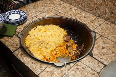 Bu zamana kadar eski bir yemek pişirme yöntemi.