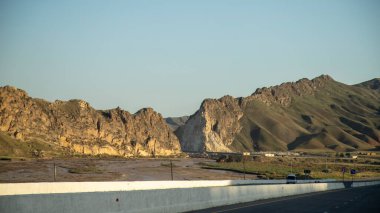 Özbekistan 'da iki dağ yolu
