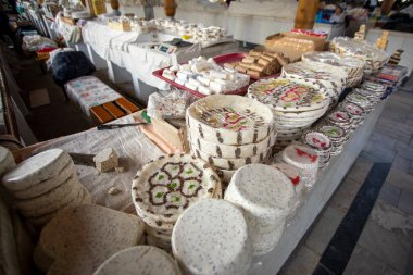 Semerkant pazarındaki tatlılar.