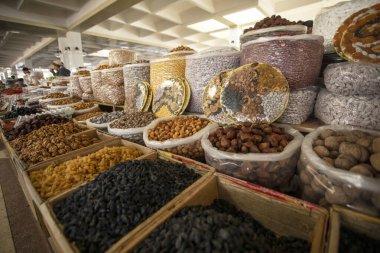 Kurutulmuş meyve ve diğer tatlıların güzel bir karışımı..