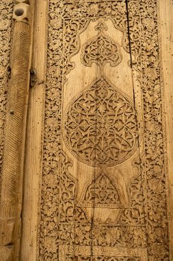 Eski usul ahşap bir kapı