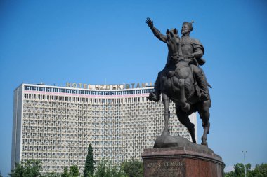 Amir Temur Özbekistan 'daki büyük anıt heykeli