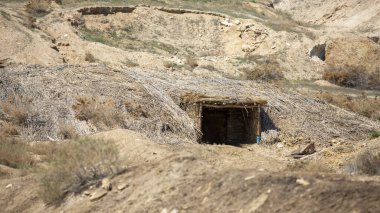 Çölde bir dağ evi