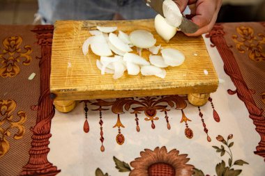 Sebzeleri küçük dairelere ayırmak