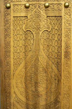 Çiçek desenli bir ağaç.