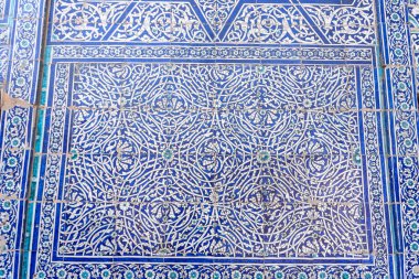 Duvarda bir çember deseni