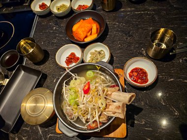 Yemekte filizlenme ve et suyu.