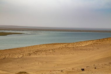 Bozunma, gölün boyutunu küçülttü ve çöl bölgelerinde görülen gölün tuzluluğunu arttırdı.