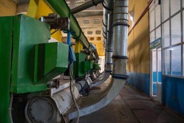 Pamuk endüstrisindeki tozdan ayrı pamuklu bir vantilatör.