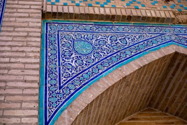 Khiva, Horesm tarımsal vahası ve Hisar 'ın giriş binasındaki güzel döşeme kalıpları.