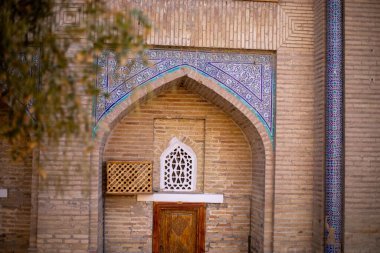 Güzel bir giriş kapısı ve tarihi bir bina, Khiva, Khoresm tarım vahası, Hisar..
