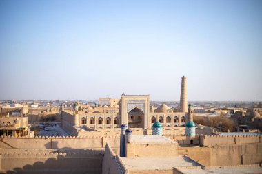 Khiva, Horesm tarım vahasının, Hisar 'ın tepesinden tarihi binaların manzarası.
