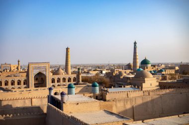 Khiva, Horesm tarım vahasının, Hisar 'ın tepesinden tarihi binaların manzarası.