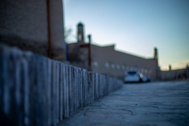 Kale, Khiva, Horesm tarımsal vahası, Hisar 'ın yol kenarlarına yakın bir bakış açısı..