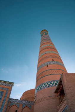 Akşam vakti yüksek tarihi kule Kale 'nin içinde, Khiva, Horesm tarım vahası, Hisar.