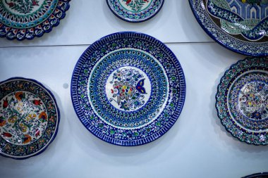 Özbekistan, geleneksel bir Özbekistan plakası, el sanatları ürünleri, nesilden nesile aktarılan, eski el sanatları.