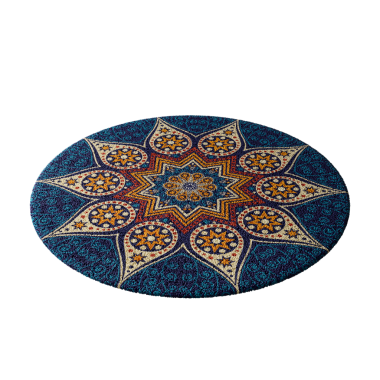 Yıldız desenli mavi ve sarı bir halı. Yıldız mavi bir daire ile çevrilidir. Halı beyaz arka planda.