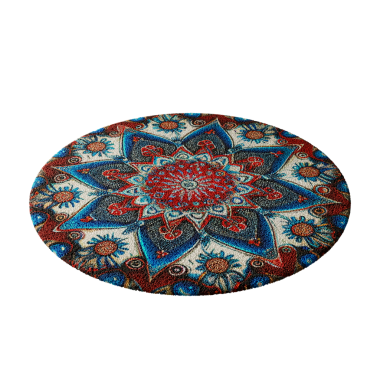 Çiçek desenli renkli bir halı. Halı yuvarlaktır ve mavi, kırmızı ve beyaz bir tasarımı vardır.