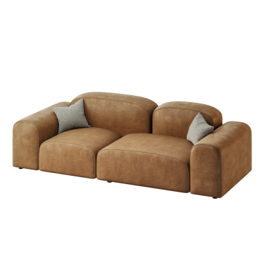 Üzerinde yastıklar olan kahverengi bir kanepe. Koltuk deriden yapılmıştır ve modern bir tasarıma sahiptir.