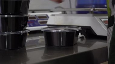 Yumuşak dalgalı deniz suyu.