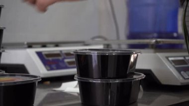 Yumuşak dalgalı deniz suyu.