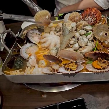 Kore restoranımızda pişirdiğimiz en taze deniz mahsullerini tecrübe edin unutulmaz yemek deneyimimizi..