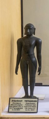 Chennai, Tamil Nadu, Hindistan - 02.07.2025: Yanında 