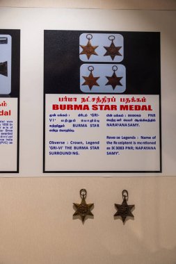 Chennai, Tamil Nadu, Hindistan - 02.07.2025: Bir yıldız resmi ve Burma Yıldızı Madalyası. İki altın var. Chennai 'de.