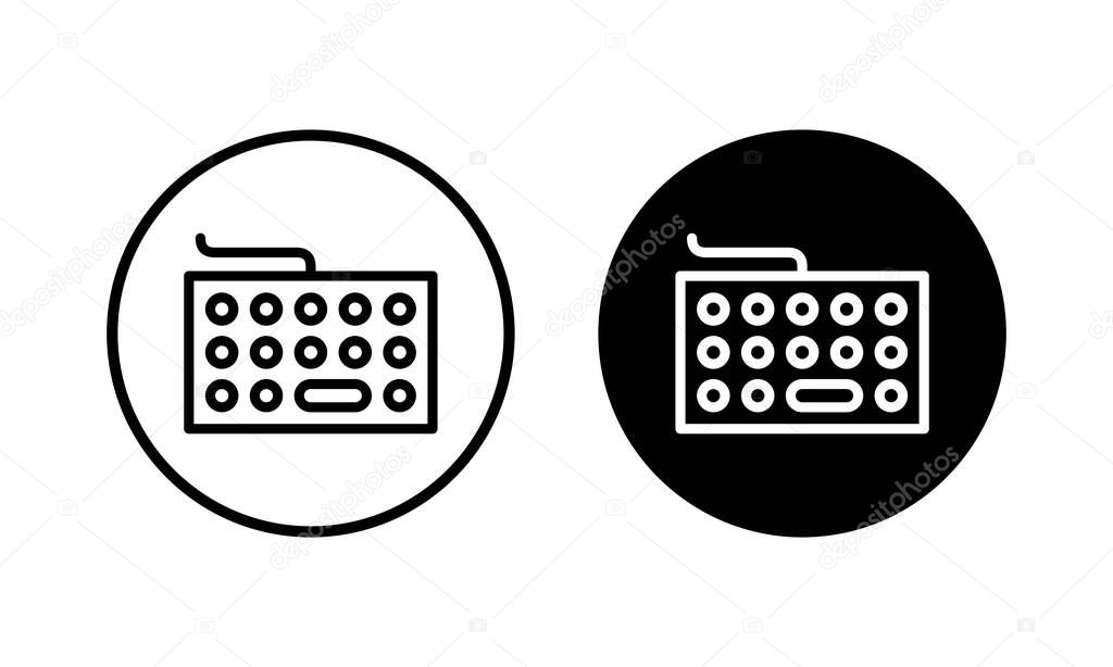 Keyboard icon vector illustration. keyboard sign and symbol
