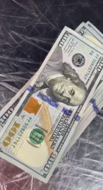 100 avroluk banknotların banknotları nakit para ve avro banknotları. Amerikan para birimi Avrupa Birleşik Devletleri Finansal Para fon kavramı.