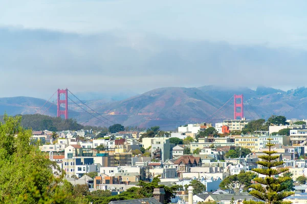 Suburbios Nublados Vecindario San Francisco California Cerca Golden Gate Bridge — Foto de Stock