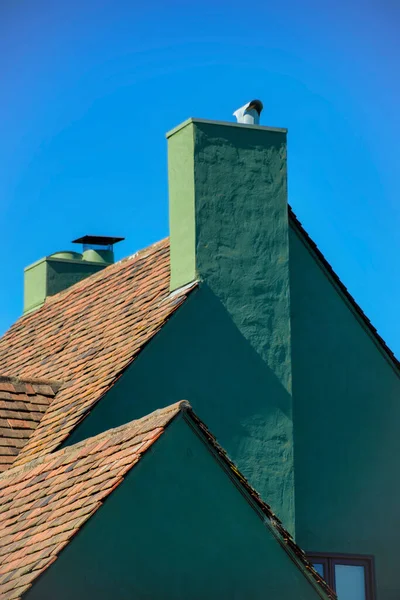 Zig Zag Telhado Com Estilo Gable Estuque Verde Exterior Com — Fotografia de Stock