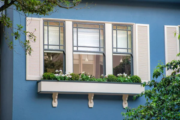 Modern Building Decorative Blue Stucco Exterior White Shutters Balcony Accent — Stock Photo, Image