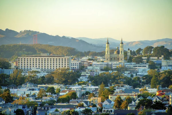 Rozprostírající Budovy Centru Města San Francisca Horami Oceány Jezery Oranžovými — Stock fotografie