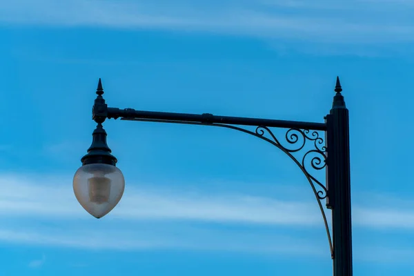 Light Pole Hanging Cloudy Blue Sky Late Afternoon Early Morning — 图库照片