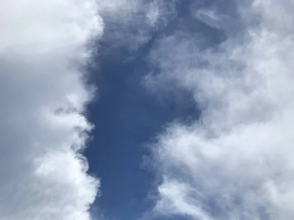 Kiedy Wiatr Wieje Chmury — Zdjęcie stockowe