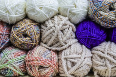 Sepetteki örgü ipliğini kapat.