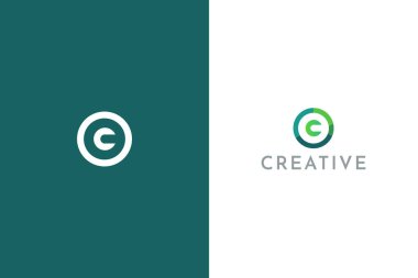 İki farklı renk kavramına sahip Minimalist Çember Harf C logosu.