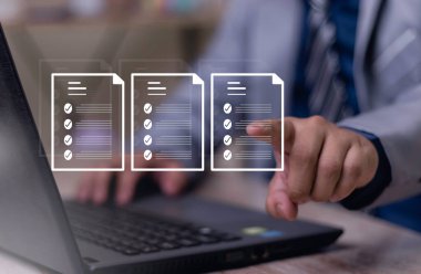 Performans kontrol listesi, kontrol listesi kullanan işadamı, dijital form listesi doldurma, değerlendirme, anket, değerlendirme, çevrimiçi anket, çevrimiçi sınav.