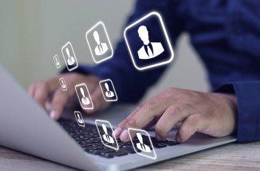 Dijital İşe Alma Süreci İnsan Kaynakları Yöneticileri Adayları Teknoloji Kullanarak Seçer ve Sorgular