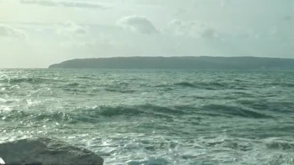 Ocean Shaking Storm Gusty Winds Waves Splashing Beach – Stock-video