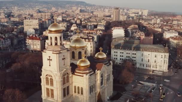 Drone Aéreo Filmado Centro Cidade Varna Bulgária Inverno Com Mar — Vídeo de Stock